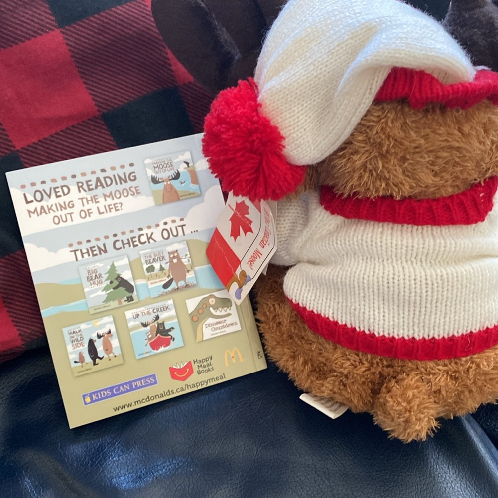 Canadian Moose Plush with Book - Picture 2 of 6